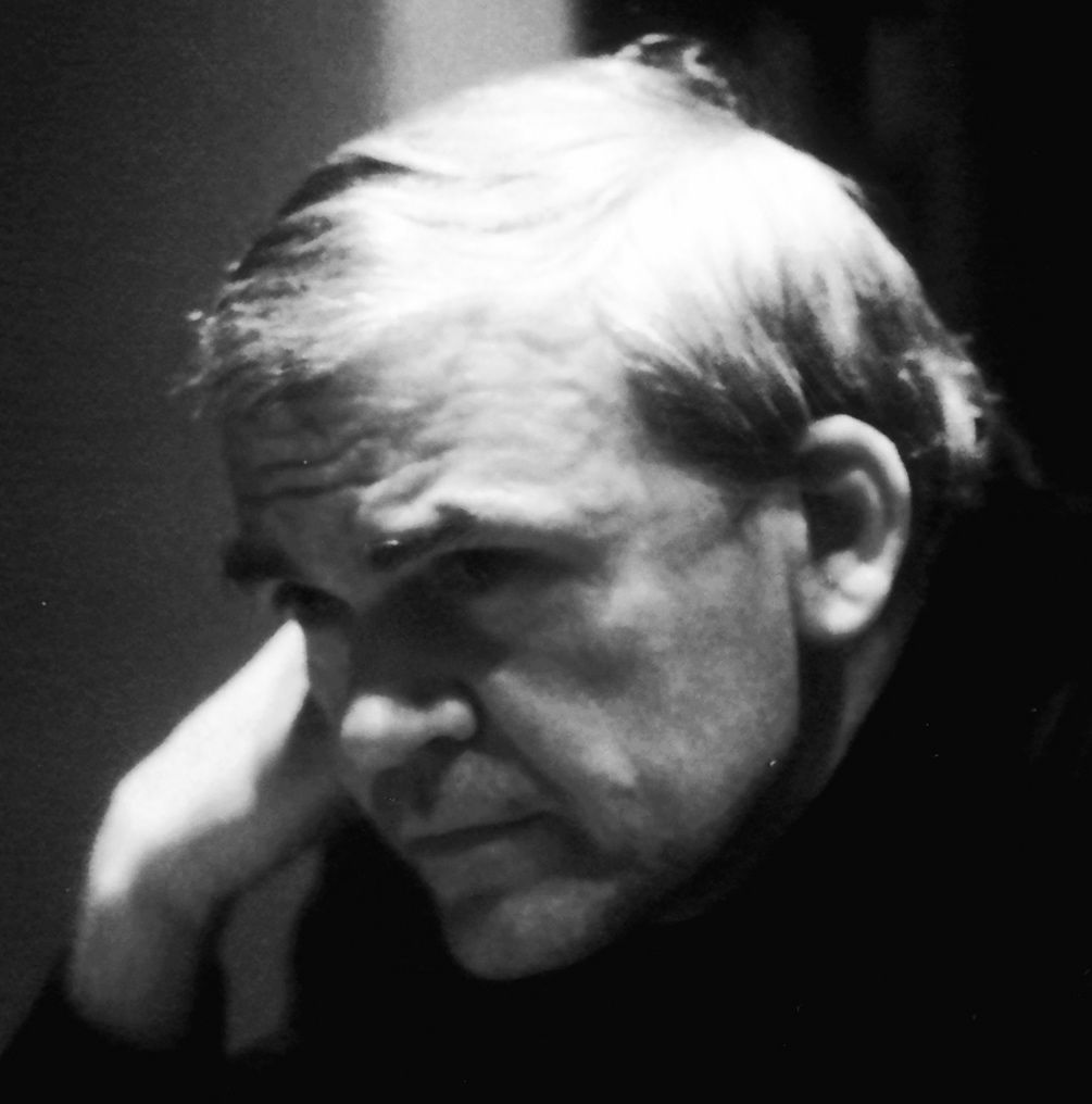 Photo de l'écrivain Hongrois de langue française Milan Kundera. Auteur de l'art du roman, essai qui a inspiré l'entreprise de coaaching La septieme orange.